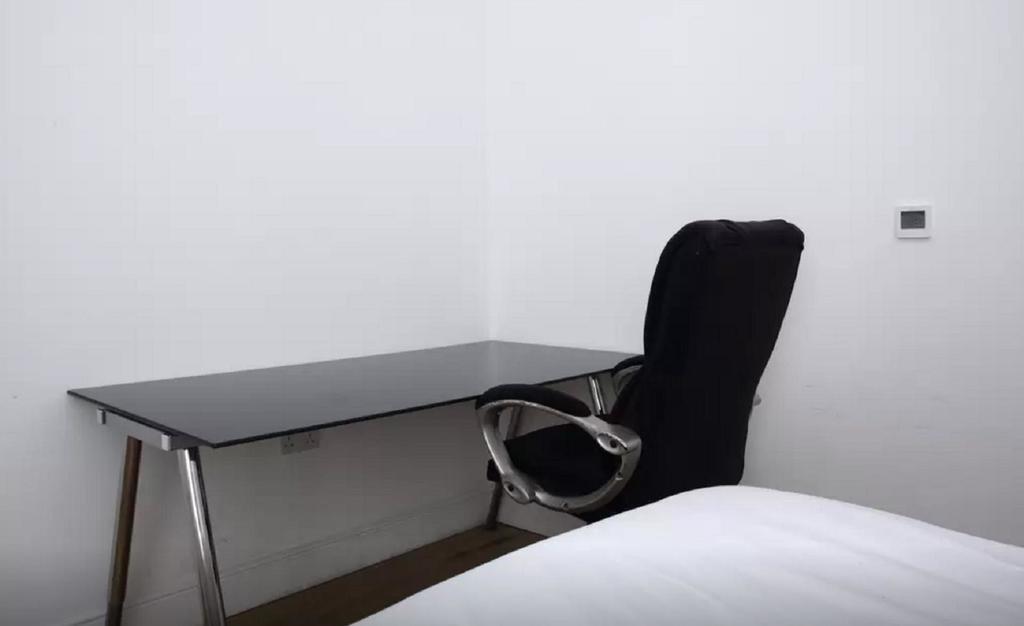 Clamshell Land - Royal Mile Apartment EDI Room photo