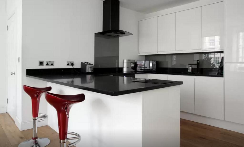 Clamshell Land - Royal Mile Apartment EDI Room photo